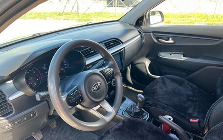 KIA Rio IV, 2018 год, 1 000 000 рублей, 4 фотография