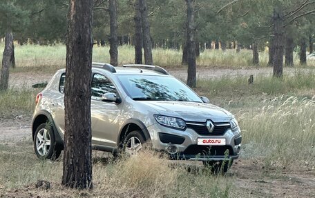 Renault Sandero II рестайлинг, 2016 год, 1 000 000 рублей, 2 фотография