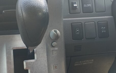 Toyota Noah III, 2009 год, 1 400 000 рублей, 11 фотография