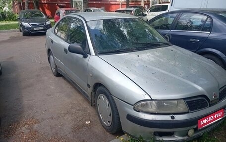 Mitsubishi Carisma I, 2001 год, 180 000 рублей, 2 фотография