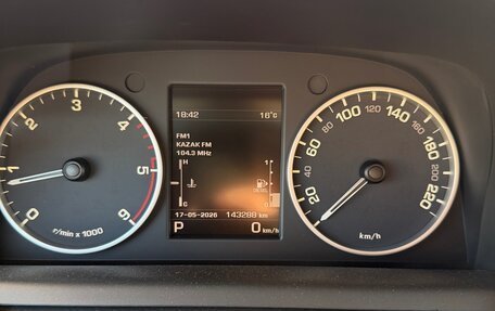 Land Rover Discovery IV, 2014 год, 2 450 000 рублей, 7 фотография