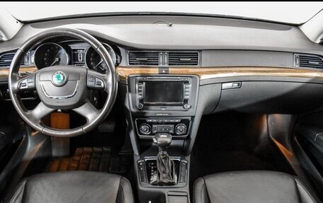Skoda Superb III рестайлинг, 2012 год, 990 000 рублей, 11 фотография