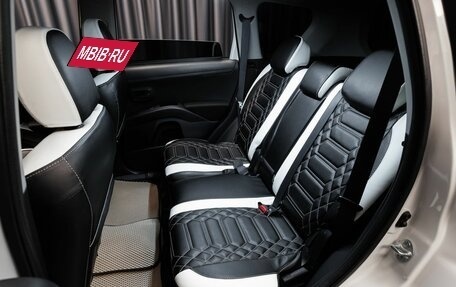 Mitsubishi Outlander III рестайлинг 3, 2011 год, 1 290 000 рублей, 8 фотография