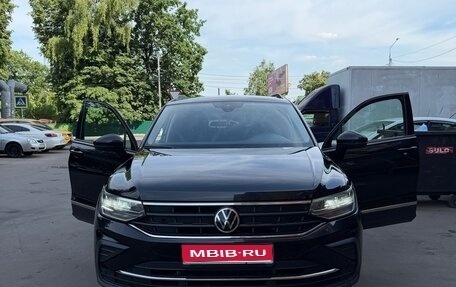 Volkswagen Tiguan II, 2021 год, 2 650 000 рублей, 1 фотография