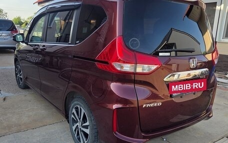 Honda Freed II, 2017 год, 1 350 000 рублей, 3 фотография
