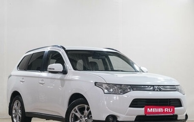 Mitsubishi Outlander III рестайлинг 3, 2013 год, 1 349 000 рублей, 1 фотография