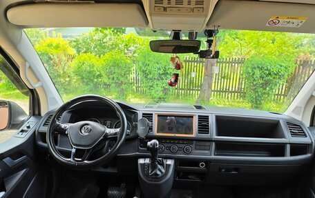 Volkswagen Caravelle T6 рестайлинг, 2018 год, 5 000 000 рублей, 9 фотография