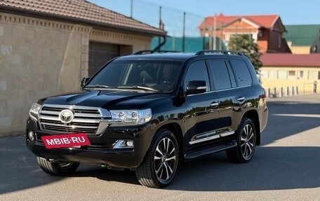 Toyota Land Cruiser 200, 2016 год, 5 650 000 рублей, 2 фотография
