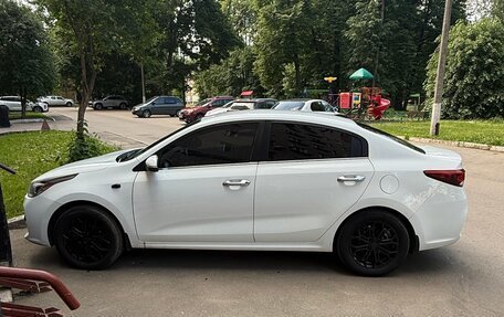 KIA Rio IV, 2017 год, 1 400 000 рублей, 4 фотография