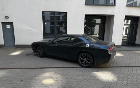 Dodge Challenger III рестайлинг 2, 2012 год, 2 800 000 рублей, 3 фотография