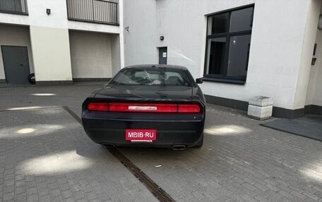 Dodge Challenger III рестайлинг 2, 2012 год, 2 800 000 рублей, 5 фотография