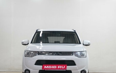 Mitsubishi Outlander III рестайлинг 3, 2013 год, 1 349 000 рублей, 2 фотография