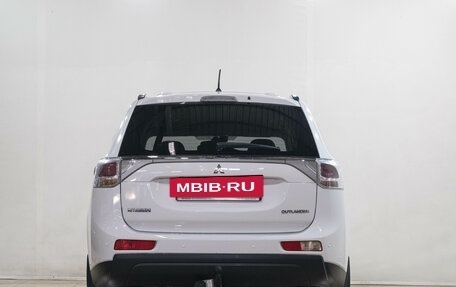 Mitsubishi Outlander III рестайлинг 3, 2013 год, 1 349 000 рублей, 6 фотография