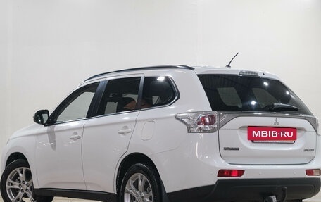 Mitsubishi Outlander III рестайлинг 3, 2013 год, 1 349 000 рублей, 5 фотография