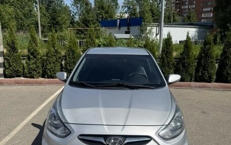 Hyundai Solaris II рестайлинг, 2012 год, 890 000 рублей, 1 фотография