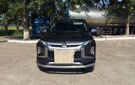 Mitsubishi L200 IV рестайлинг, 2020 год, 3 550 000 рублей, 7 фотография
