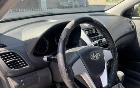 Hyundai Solaris II рестайлинг, 2012 год, 890 000 рублей, 4 фотография