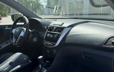 Hyundai Solaris II рестайлинг, 2012 год, 890 000 рублей, 5 фотография