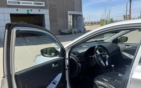 Hyundai Solaris II рестайлинг, 2012 год, 890 000 рублей, 3 фотография