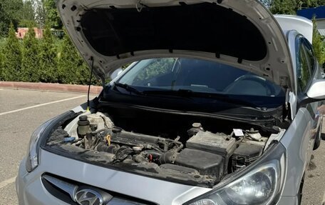 Hyundai Solaris II рестайлинг, 2012 год, 890 000 рублей, 9 фотография