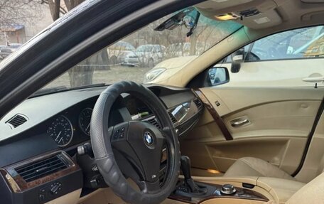 BMW 5 серия, 2006 год, 900 000 рублей, 3 фотография