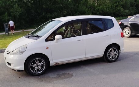 Honda Fit III, 2006 год, 600 000 рублей, 4 фотография