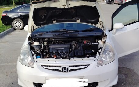 Honda Fit III, 2006 год, 600 000 рублей, 3 фотография