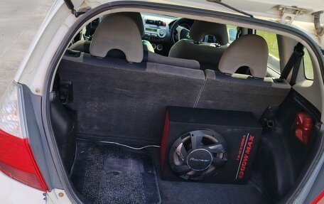 Honda Fit III, 2006 год, 600 000 рублей, 15 фотография