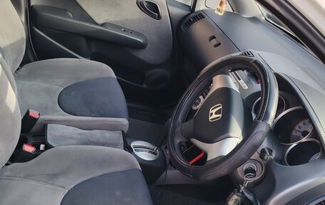 Honda Fit III, 2006 год, 600 000 рублей, 12 фотография