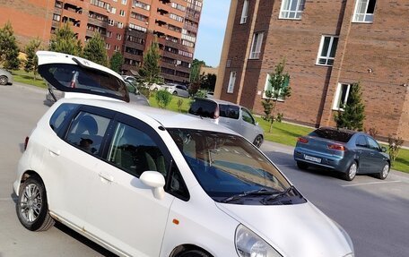 Honda Fit III, 2006 год, 600 000 рублей, 16 фотография