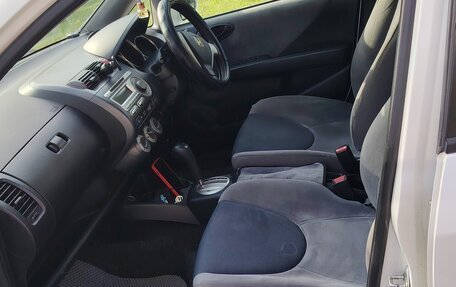 Honda Fit III, 2006 год, 600 000 рублей, 14 фотография