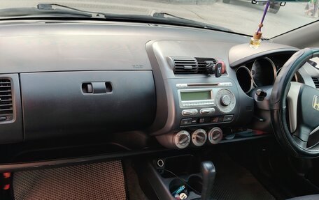 Honda Fit III, 2006 год, 600 000 рублей, 21 фотография