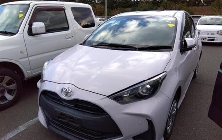 Toyota Yaris, 2021 год, 1 358 000 рублей, 4 фотография