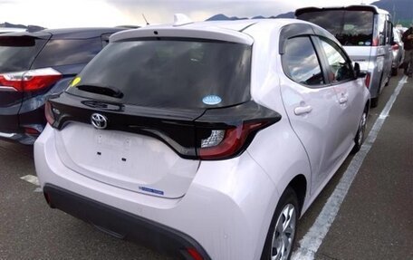 Toyota Yaris, 2021 год, 1 358 000 рублей, 5 фотография