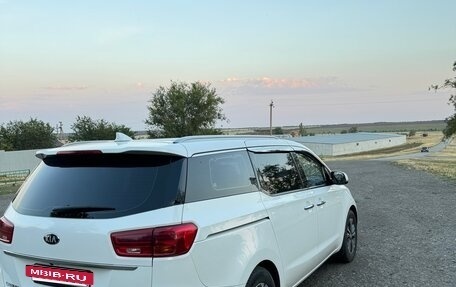 KIA Carnival III, 2019 год, 2 680 000 рублей, 7 фотография