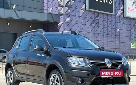 Renault Sandero II рестайлинг, 2016 год, 797 000 рублей, 2 фотография