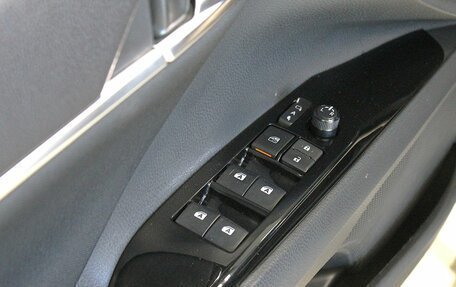 Toyota Camry, 2020 год, 1 570 000 рублей, 9 фотография