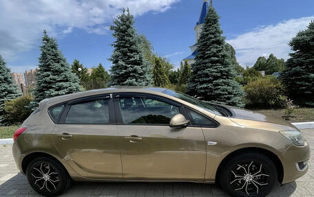 Opel Astra J, 2012 год, 810 000 рублей, 2 фотография