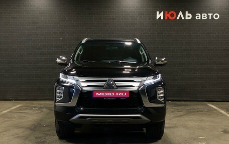 Mitsubishi Montero Sport, 2022 год, 4 500 000 рублей, 2 фотография