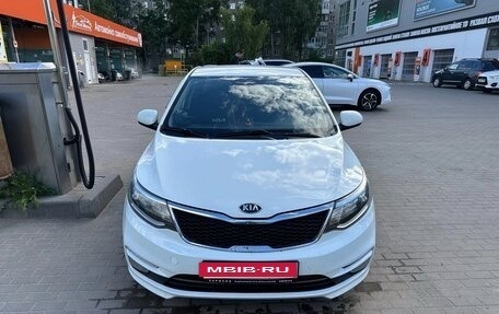 KIA Rio III рестайлинг, 2017 год, 995 000 рублей, 1 фотография