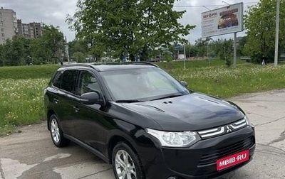 Mitsubishi Outlander III рестайлинг 3, 2013 год, 1 450 000 рублей, 1 фотография