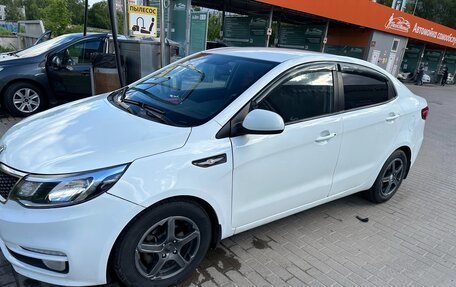 KIA Rio III рестайлинг, 2017 год, 995 000 рублей, 2 фотография