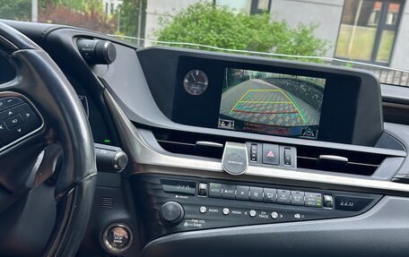 Lexus ES VII, 2019 год, 4 100 000 рублей, 13 фотография