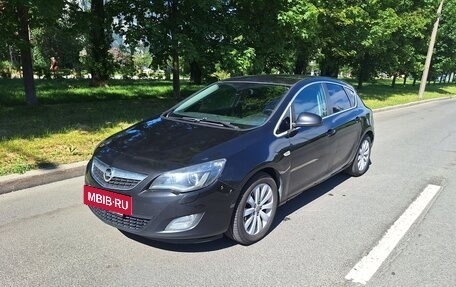 Opel Astra J, 2010 год, 550 000 рублей, 2 фотография