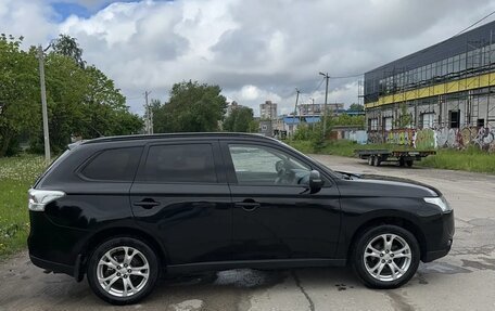 Mitsubishi Outlander III рестайлинг 3, 2013 год, 1 450 000 рублей, 4 фотография