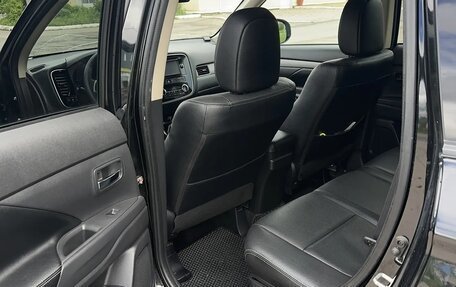 Mitsubishi Outlander III рестайлинг 3, 2013 год, 1 450 000 рублей, 10 фотография