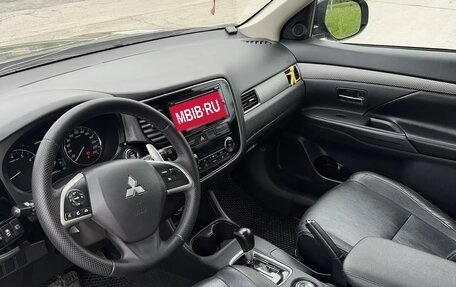 Mitsubishi Outlander III рестайлинг 3, 2013 год, 1 450 000 рублей, 9 фотография
