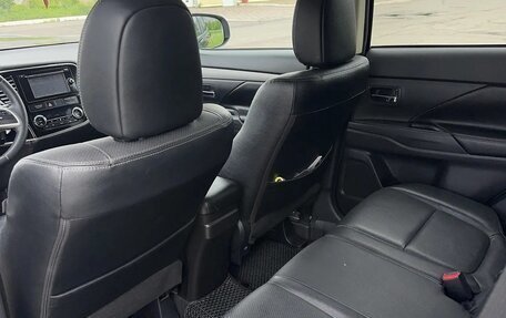 Mitsubishi Outlander III рестайлинг 3, 2013 год, 1 450 000 рублей, 15 фотография
