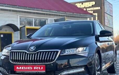 Skoda Superb, 2025 год, 3 800 000 рублей, 2 фотография