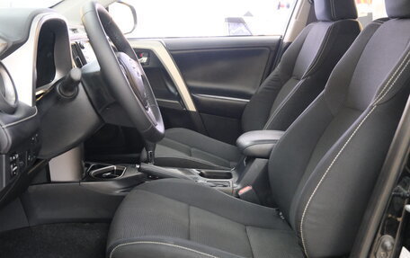Toyota RAV4, 2017 год, 2 299 000 рублей, 8 фотография